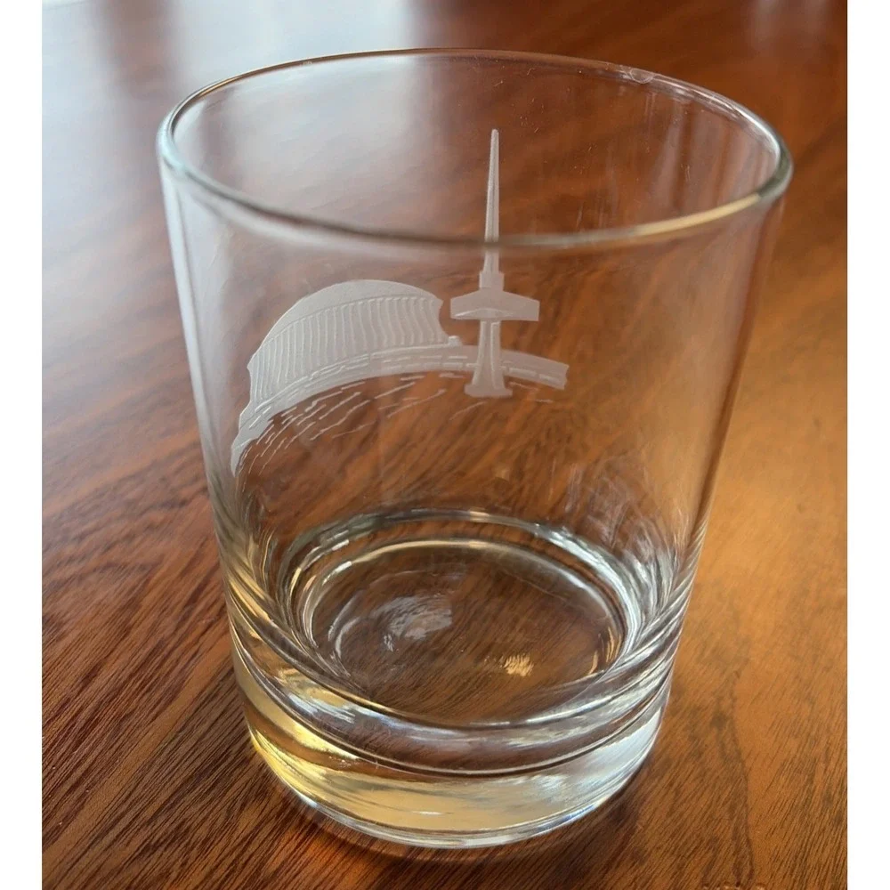 Vintage‎ Etched Toronto Canada CN Tower, Rogers Centre Rocks Whiskey Glass